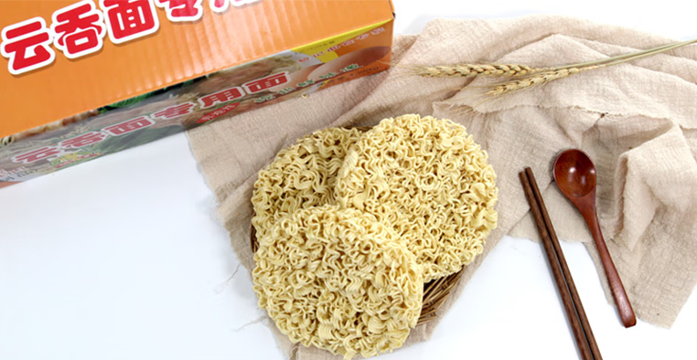 chow mein nouilles