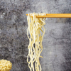 Liji Supermarché nouilles instantanées Nouilles de farine de blé Cook rapide et nouilles de ramen wonton.