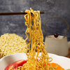 Liji goûter unique 5min Temps de cuisson chow mein une boîte nouilles frites en gros nouilles instantanées